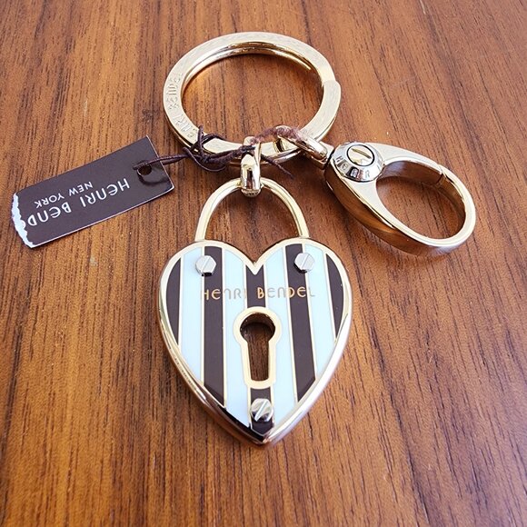 🔴SOLD🔴NWT Henri Bendel Centennial Stripe Heart Lock Gold Tone KeyFob w/Dustbag - Picture 5 of 8